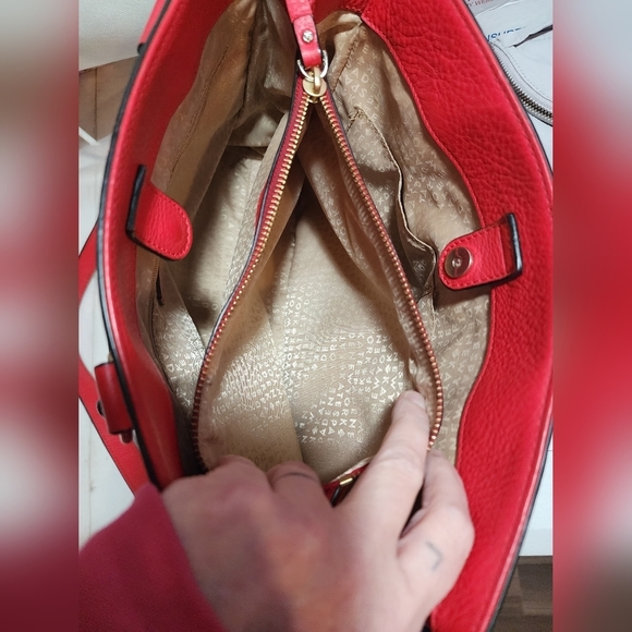 GUC  KATE SPADE (RARE SAMPLE  ) certified authentic - Picture 11 of 16